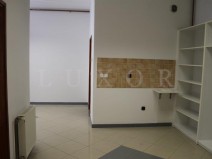 Trnje - newly renovated 70sqm with 2 parking places