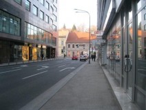 Centar- Iblerov trg (kod Imp. galerije)- ulicni lokal 45m2