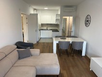 Centar - novigradnja trosoban stan