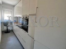 Tresnjevka- vrhunski uredjen trosobni stan 72m2
